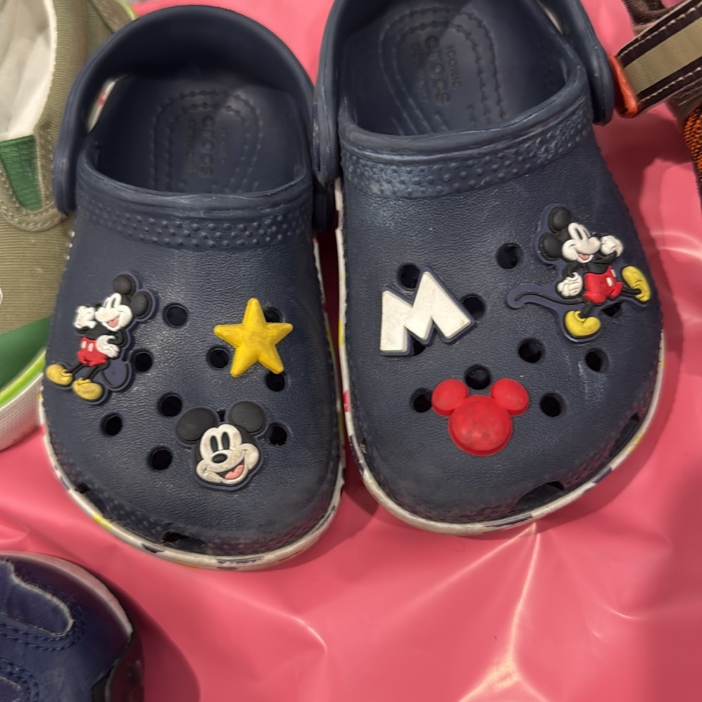 Lot of 6 pairs of toddler boy size 6 shoes - Picture 6 of 9